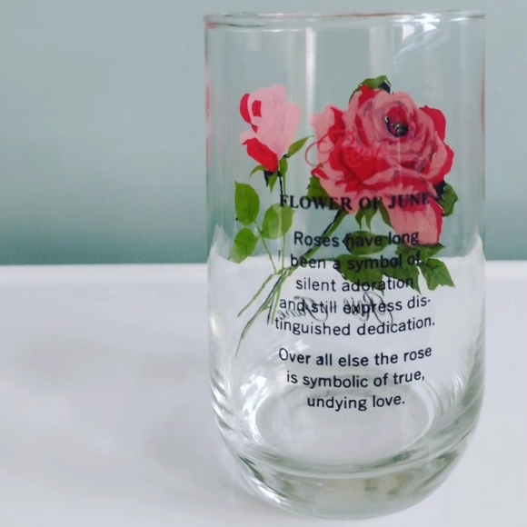Custom Rose Birth Month Flower Glass - Picture 2 of 5